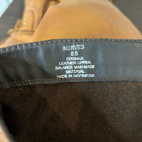 Steve Madden Nerves Leather Boots, size 8.5. - Picture 8 of 9